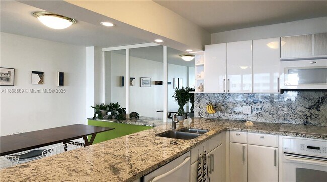 Building Photo - 177 Ocean Ln Dr