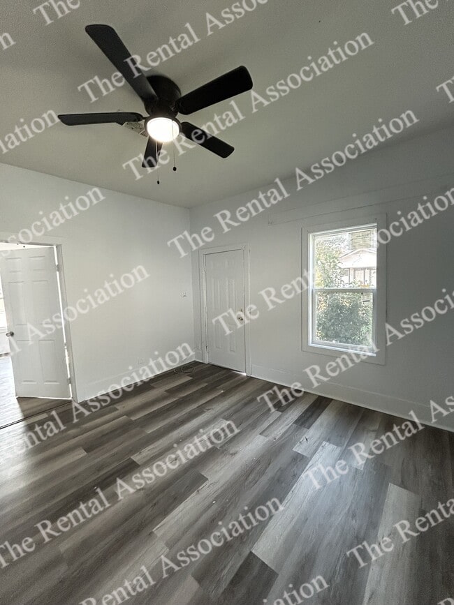 Building Photo - 1903 S Grand St