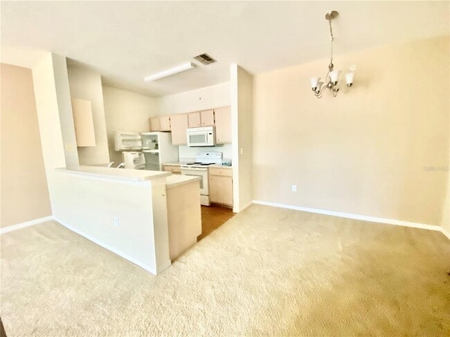 Building Photo - 5479 Vineland Rd