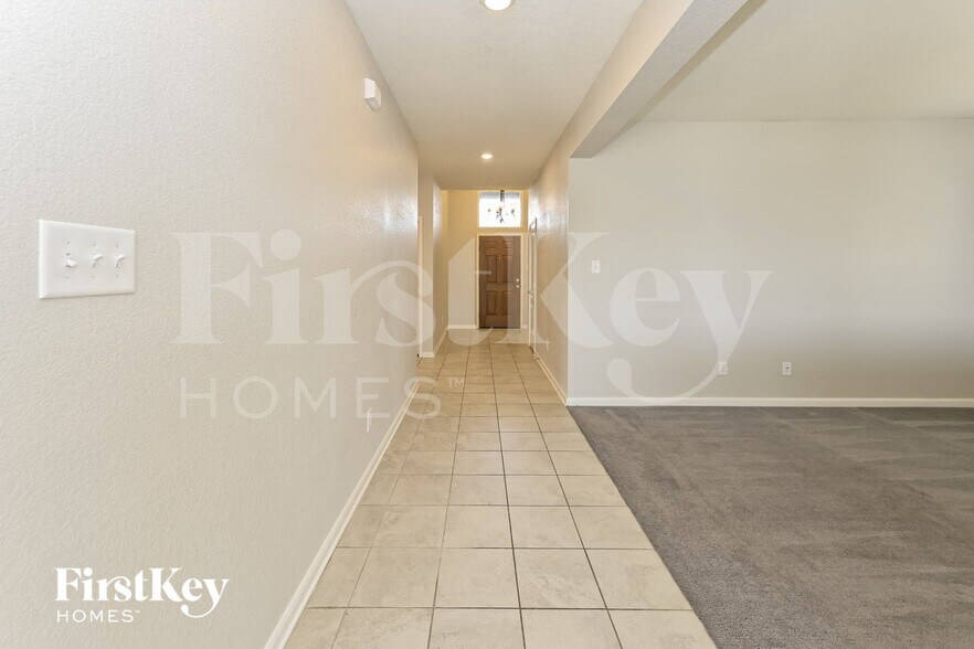 Building Photo - 5139 Castle Discordia St