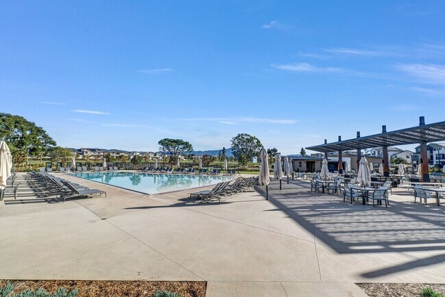 Building Photo - New-built Home in Great Park