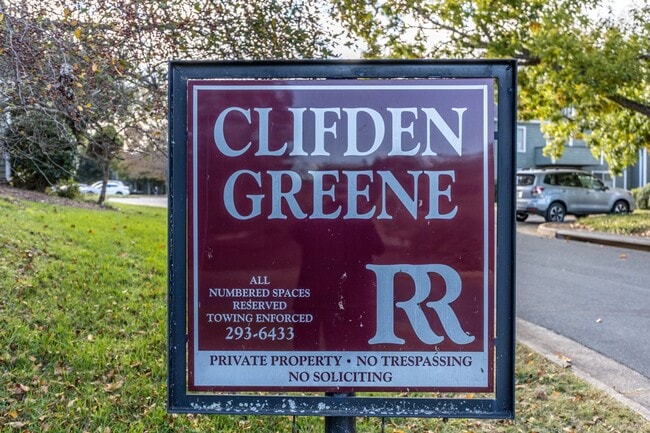 Building Photo - 1289 Clifden Green