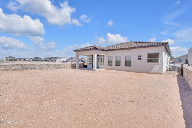 Building Photo - 14936 Hill Ridge Ct