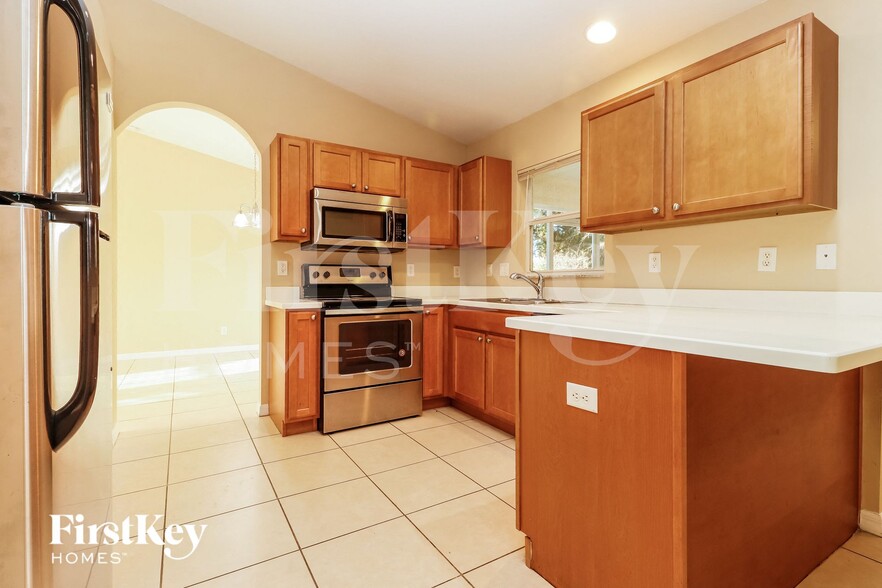 Building Photo - 362 Overbrook St