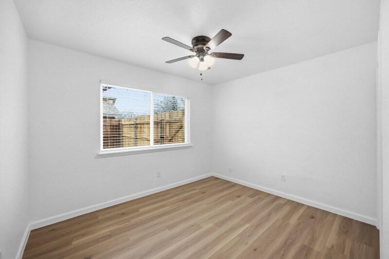 Building Photo - 218 W William Cannon Dr