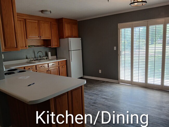 Building Photo - 140 Horseshoe Dr
