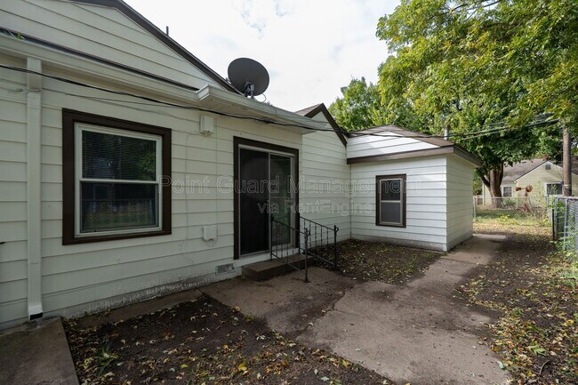 Building Photo - 4722 E Elm St