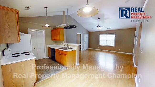 Building Photo - 811 Grathwol Dr