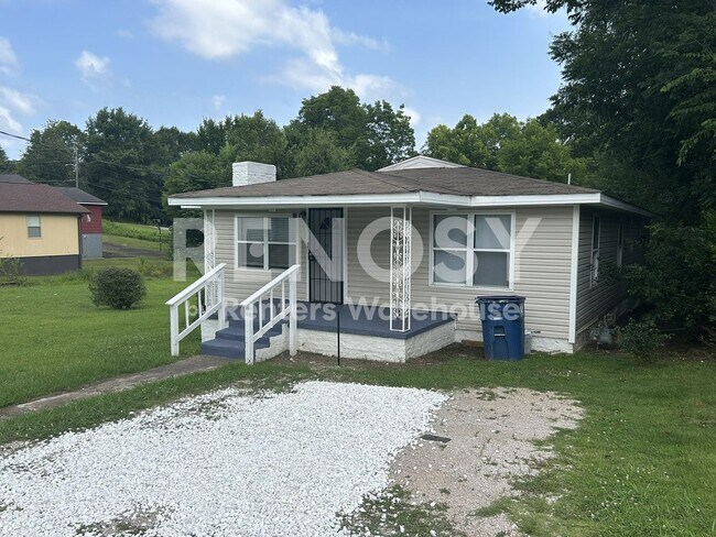Building Photo - Charming 3 bedroom 1 bath home