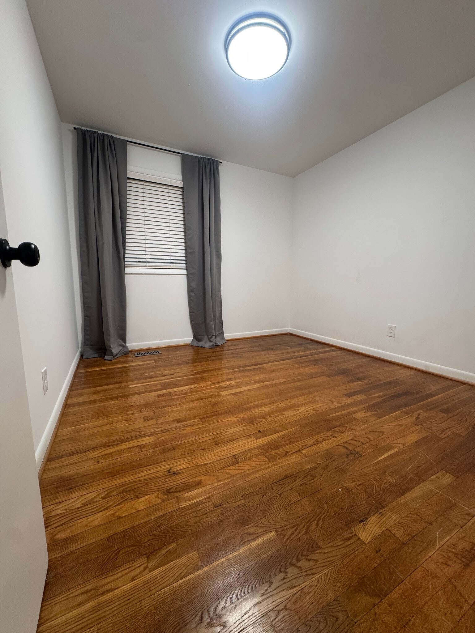 Building Photo - 1216 W Leigh St