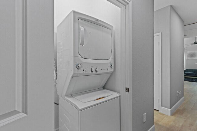 Building Photo - 5607 Bacher St