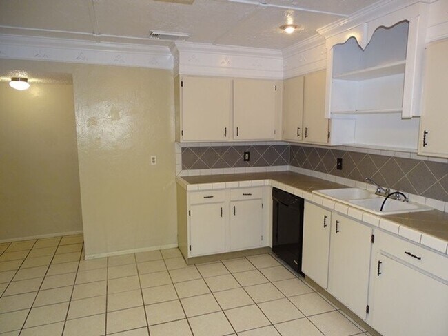Building Photo - 6859 Flaming Ridge Dr