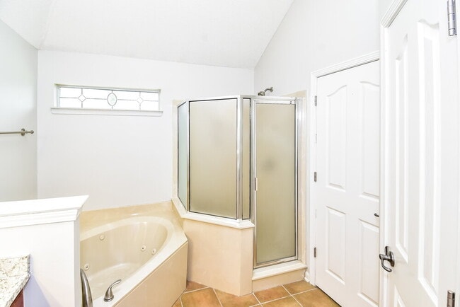 Building Photo - 2848 Pinnacle Dr