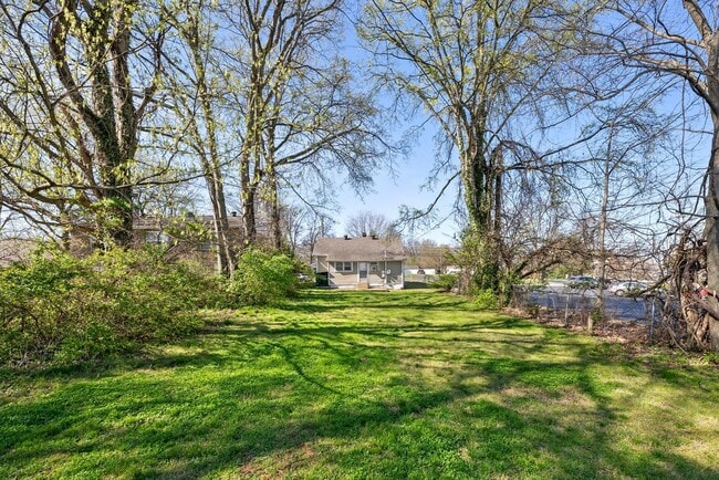 Building Photo - 2 Bedroom Home Near APSU Campus For Rent!