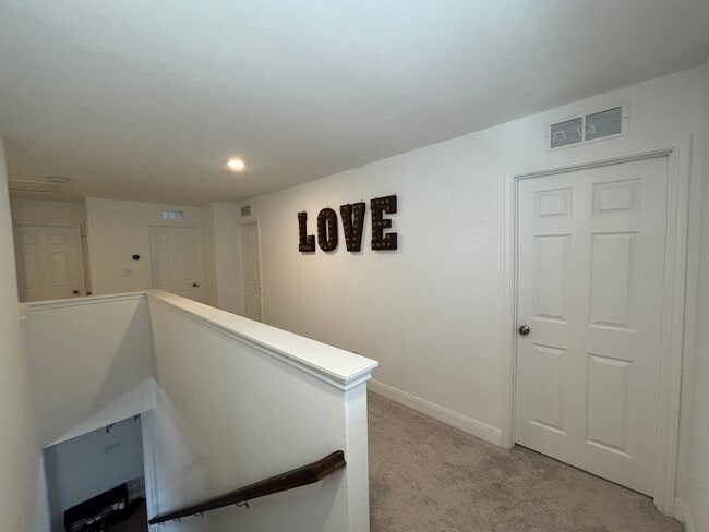 Building Photo - 428 Acuff Ln