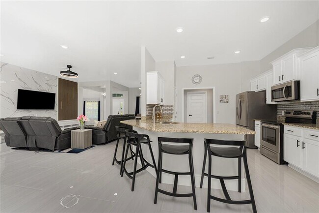 Building Photo - 22497 Vale Ave