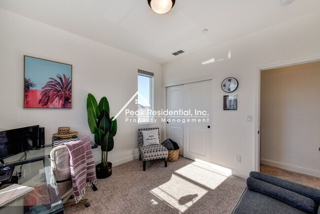 Building Photo - 4 Bedroom, 3 Bath Home in Rancho Cordova