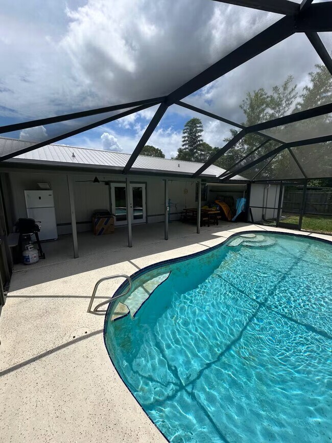 Building Photo - 6538 W Baker Cir