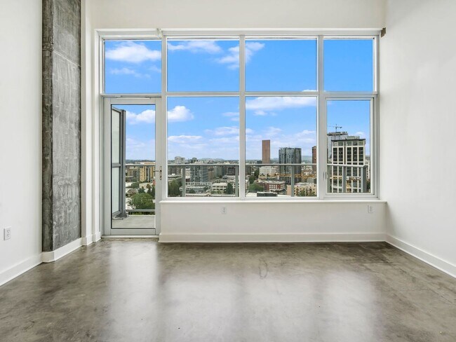 Building Photo - The Civic - 2 bed/2 bath, east facing 16th...