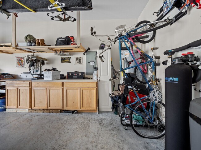 Building Photo - 251 Breakwater Dr