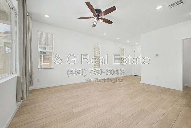 Building Photo - 2771 S Chippewa Dr