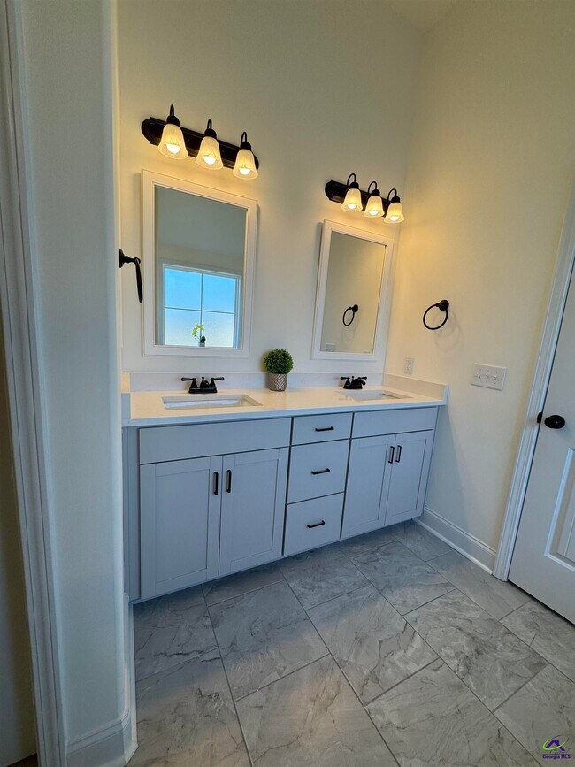 Building Photo - 805 Harley Farms Dr