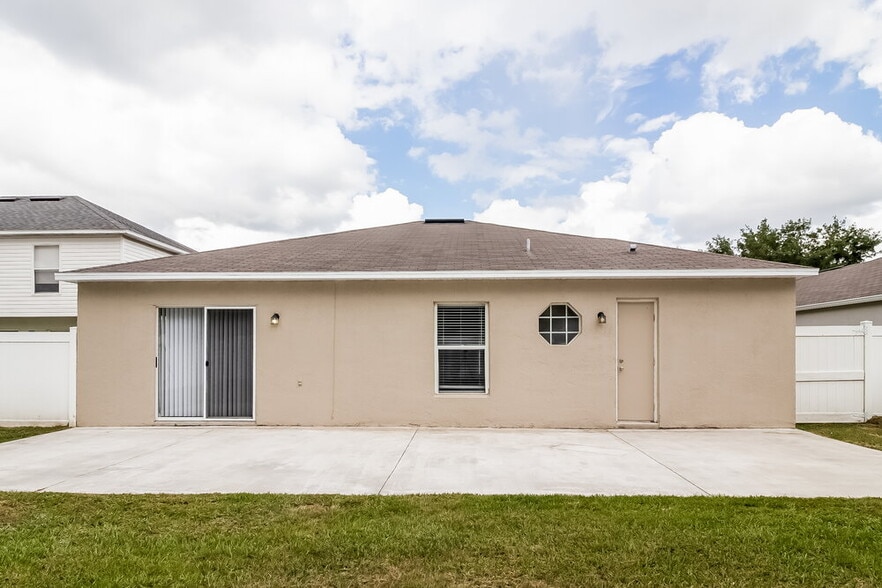 Building Photo - 12514 Woodbury Cove Dr