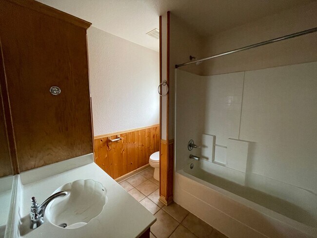 Building Photo - 3-Bedroom House for Rent in Killeen, TX