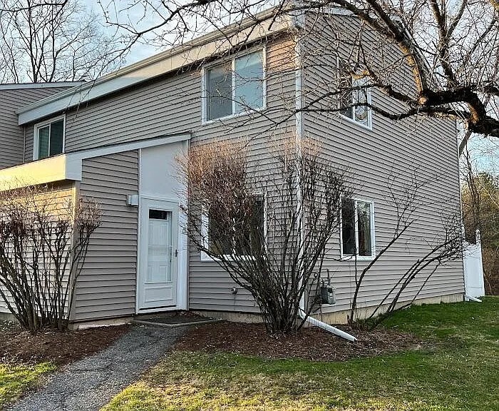 Front & Side - O1 Grandview Dr