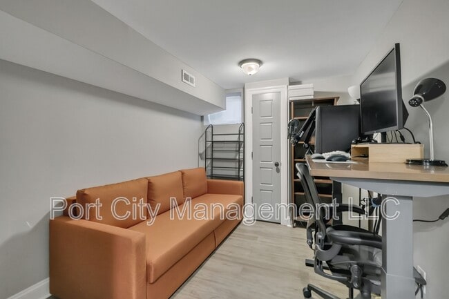 Building Photo - 504 S Milton Ave