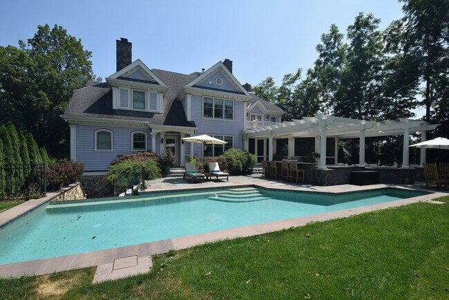 Building Photo - 16 Meriam St