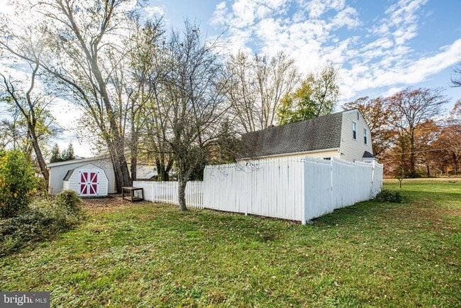 Building Photo - 1445 Heatherstone Dr