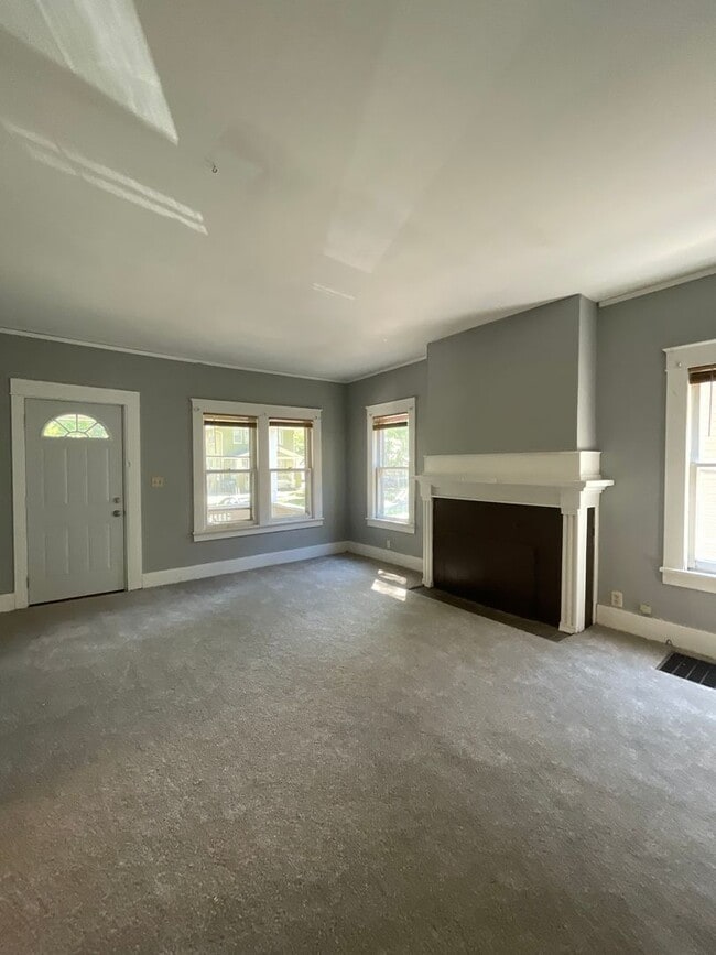 Building Photo - 1415 Neosho St