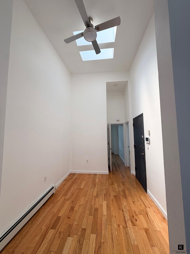 Building Photo - 211 Wyckoff Ave