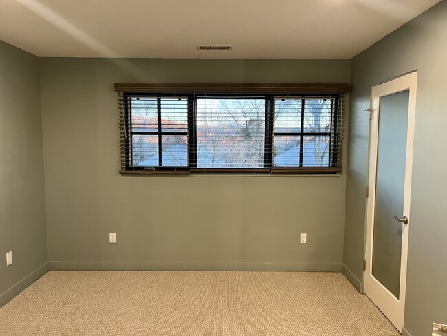 Building Photo - 753 Oak St