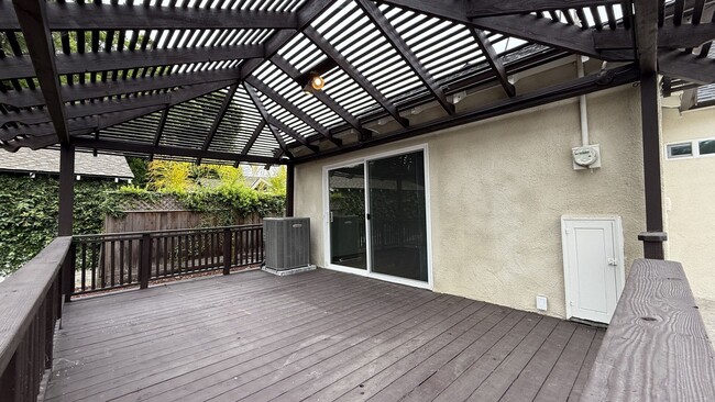 Building Photo - 3BD/2BA - Charming Updated Rose Garden Home Near The Alameda