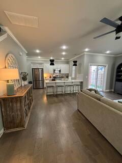 Building Photo - 1319 Park St