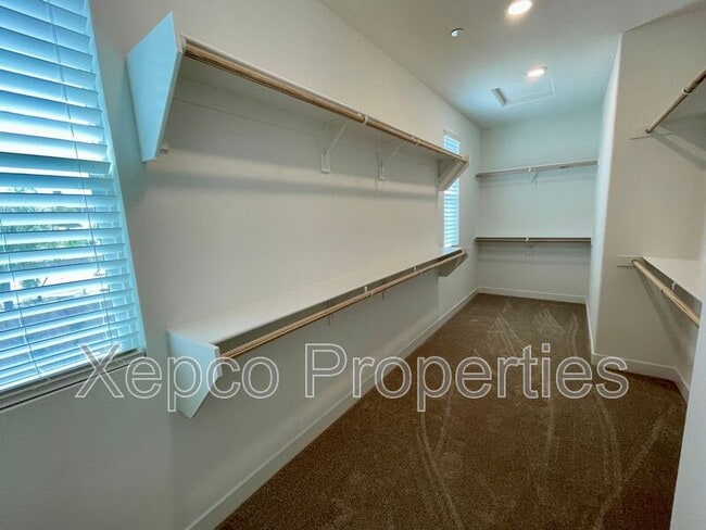 Building Photo - 41425 Penn Dr