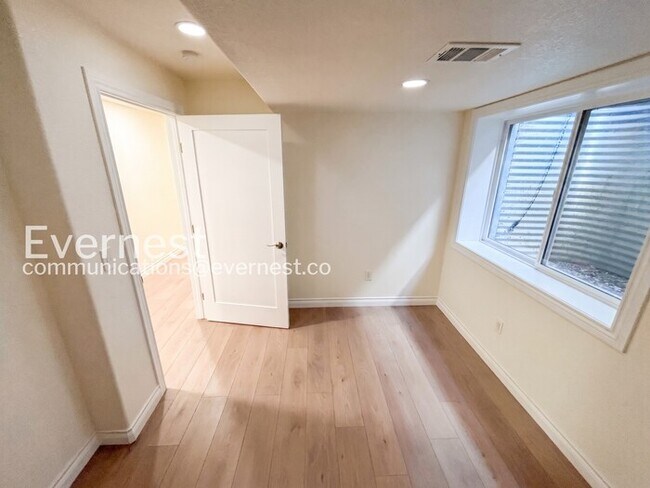 Building Photo - 268 S Garfield St