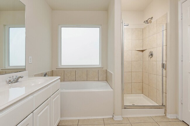 Building Photo - 9960 Hyacinth Way