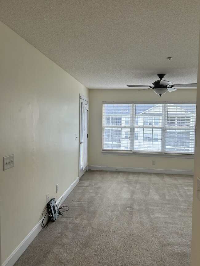 Building Photo - 627 Woodmoor Dr