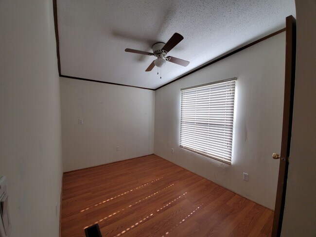Building Photo - 4043 Nashville Dr