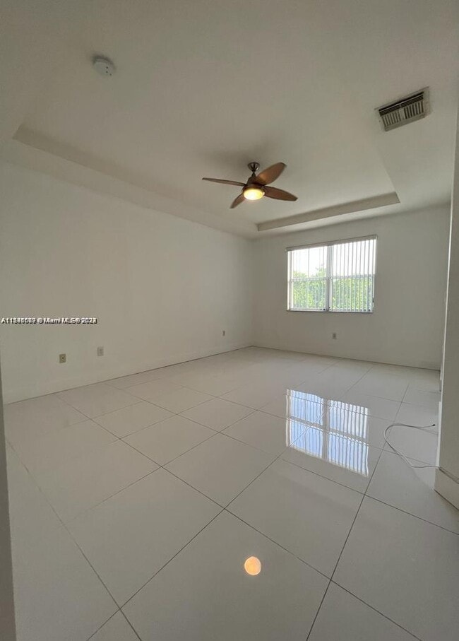 Building Photo - 11300 NW 74th Terrace