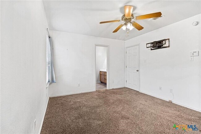 Building Photo - 1112 Katelyn Cir