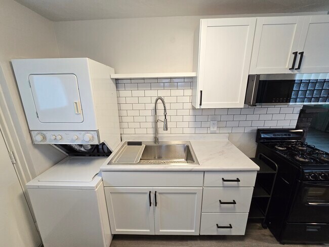 Building Photo - 508 S Main St