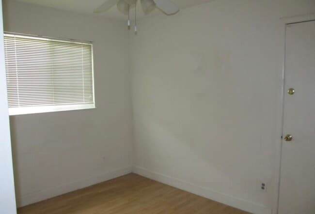 Building Photo - Super Cute 3/2 Rancho Cordova Home!! **Ple...