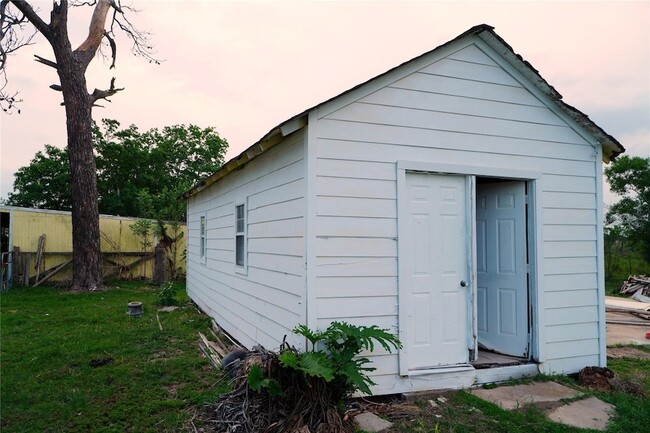 Building Photo - 24206 Longenbaugh Rd