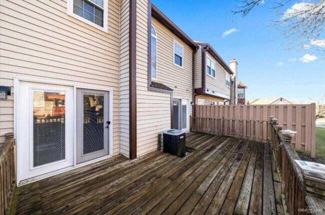 Building Photo - 424 Ascot Ln