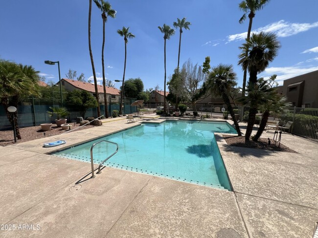 Building Photo - 1287 N Alma School Rd