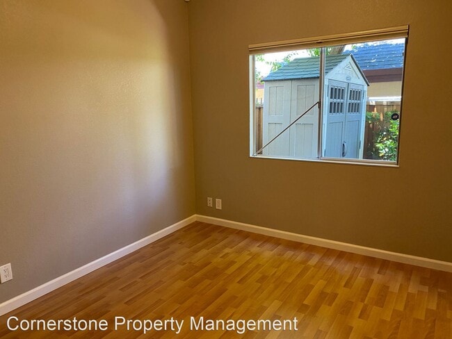 Building Photo - 2 br, 2 bath House - 1120 Cedar Gables Dr